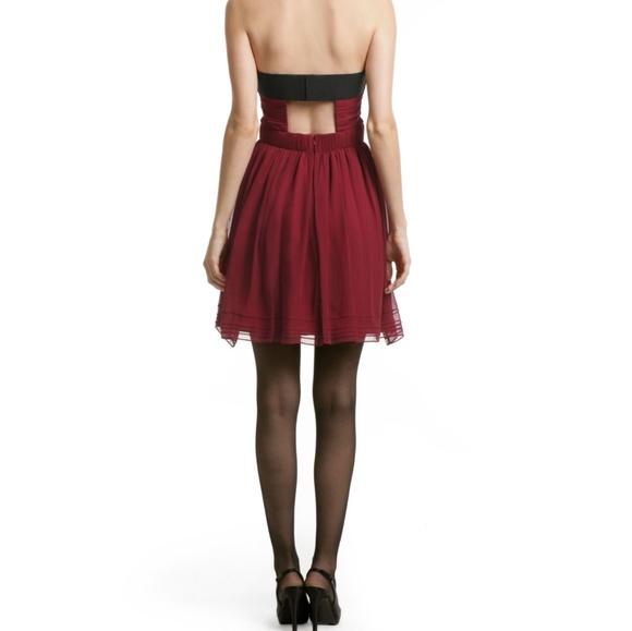 Mark & James by Badgley Mischka Dresses & Skirts - Crimson Snapshot Dress